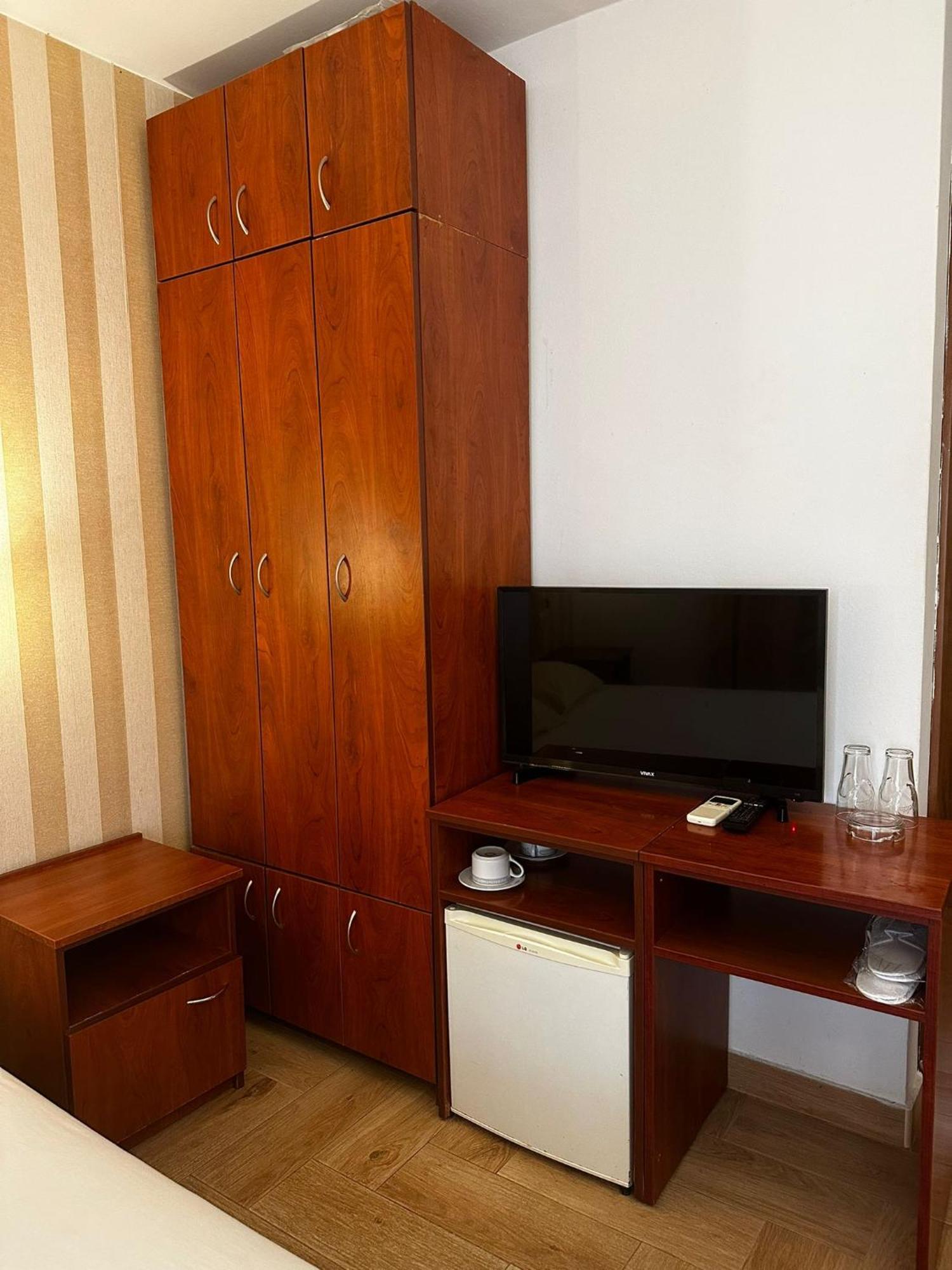 Central Hotel-Budua Esterno foto