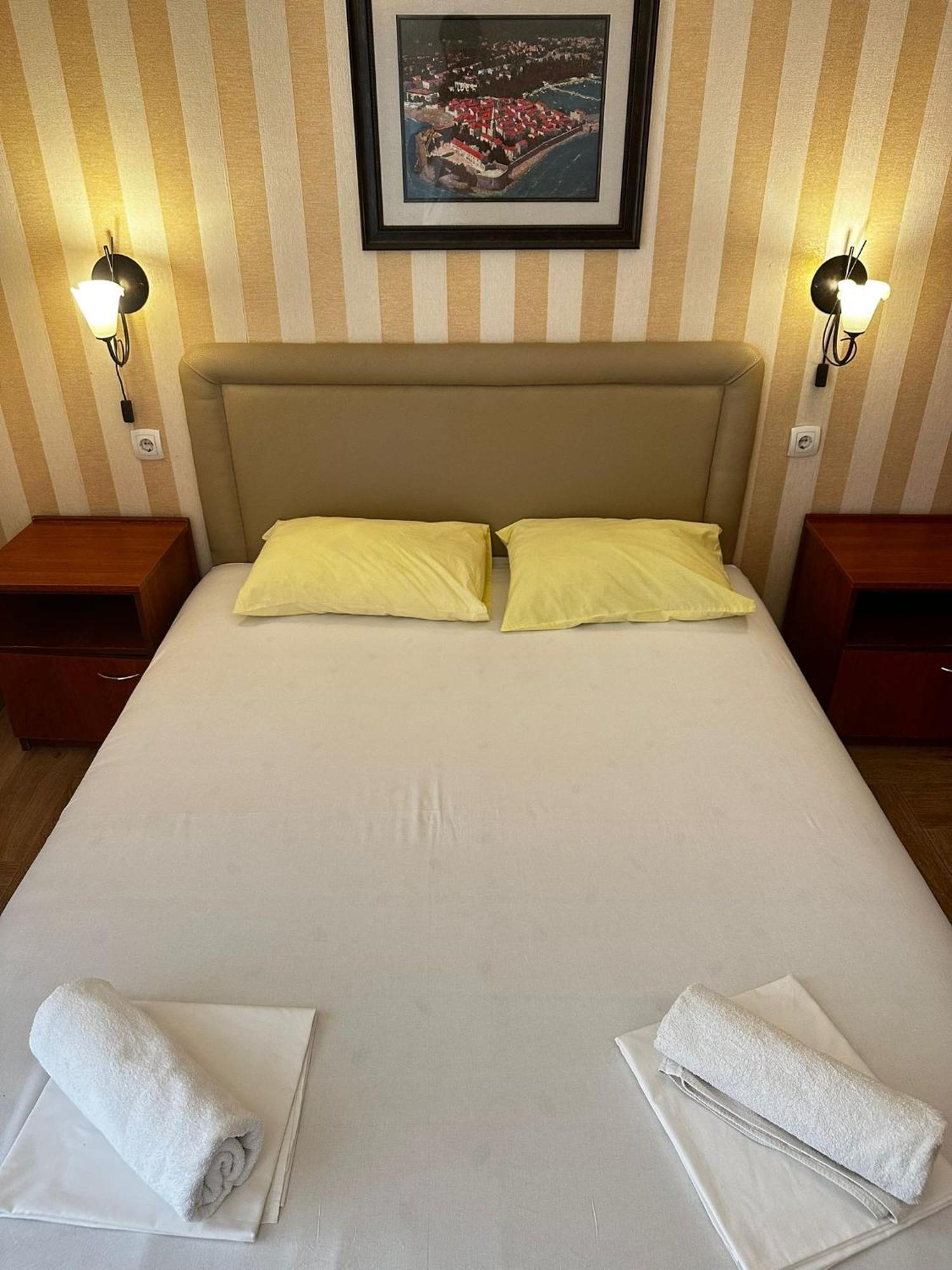 Central Hotel-Budua Esterno foto