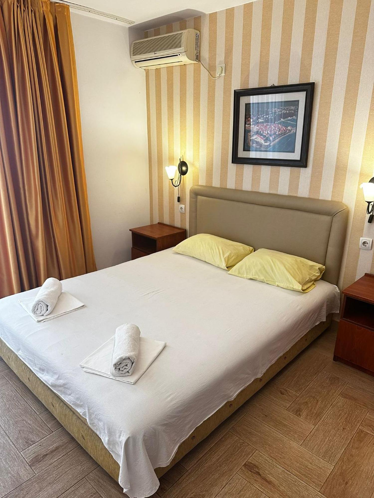 Central Hotel-Budua Esterno foto